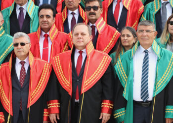 Ömer Kerkez ve Yargıtay üyeleri Anıtkabir'i ziyaret etti