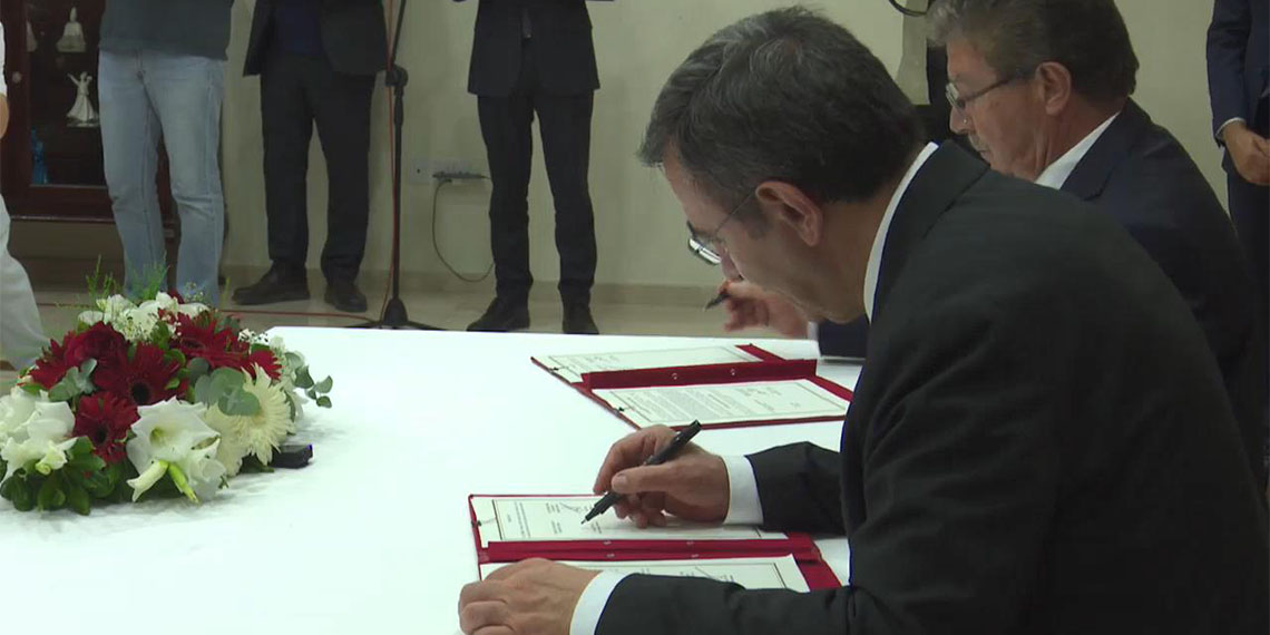 Cumhurbaşkanı Yardımcısı Cevdet Yılmaz, Yeni Girne Askeri Hastanesi’nin hizmete başlaması, KKTC vatandaşı şehit yakınları ve gazilere Türkiye’de tanınacak haklara ilişkin iki ayrı protokol imzaladı.