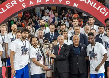 Cumhurbaşkanlığı Kupası'nı Anadolu Efes kazandı