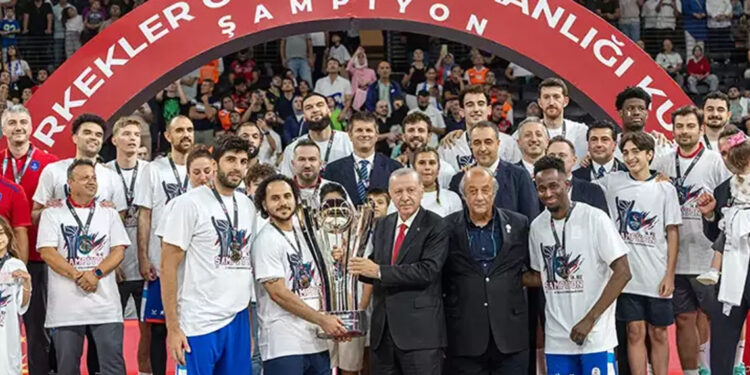 Cumhurbaşkanlığı Kupası'nı Anadolu Efes kazandı