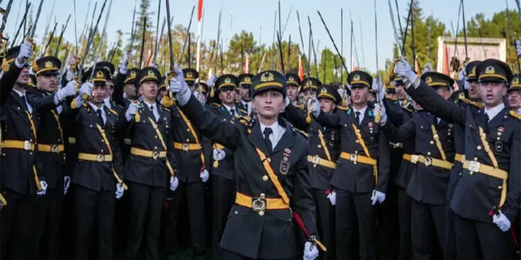 Teğmenlere ne olacak?