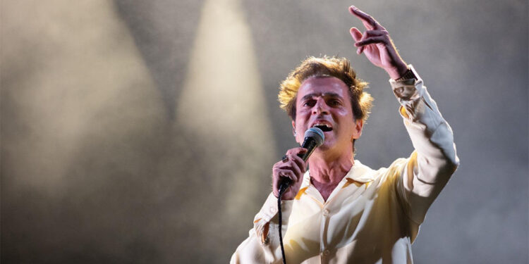 93. İEF'de Teoman sahne aldı