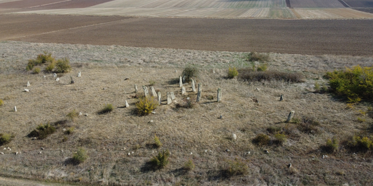 18'inci yüzyıldan kalma Kırıkköy Mezarlığı, kaderine terk edildi