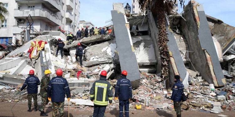 35 kişinin öldüğü Ezgi Apartmanı davasında fenni mesule tahliye