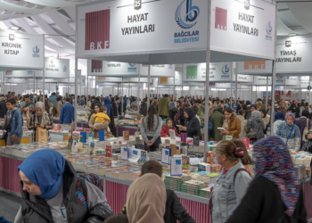 3'üncü Bağcılar Kitap Fuarı, her gün ortalama 70 bin ziyaretçiyi ağırladı