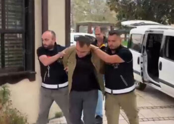 56 yıl hapisle aranan hükümlü kardeşinin kimliğiyle yakalandı