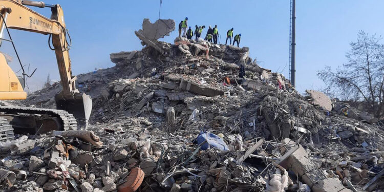 76 kişinin öldüğü Atabey Apartmanı davasında suçlu belirlenemedi