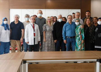 8 kişinin aynı anda girdiği çapraz nakil ameliyatı, 4 hastaya can oldu