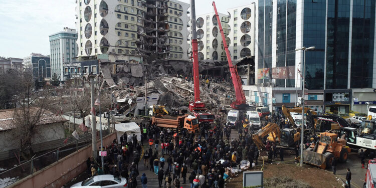 89 kişinin öldüğü Galeria Sitesi için yerinde dönüşüm kararı alındı; ismi yaşatılacak