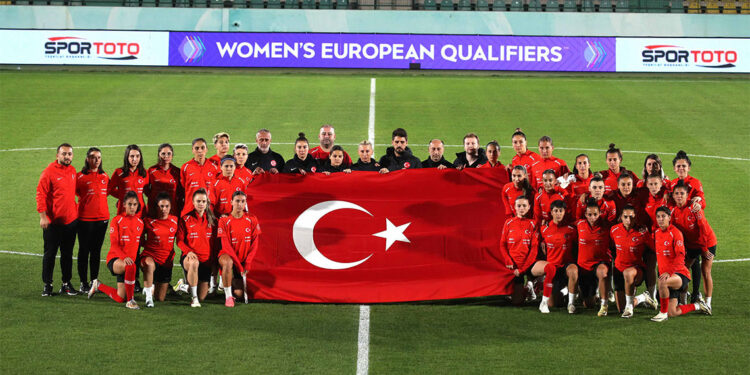 A Milli Kadın Futbol Takımı terörü lanetledi