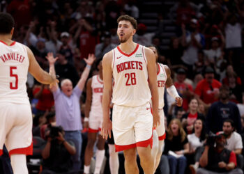 Alperen Şengün Houston Rockets ile sözleşmesini 5 yıllığına uzattı