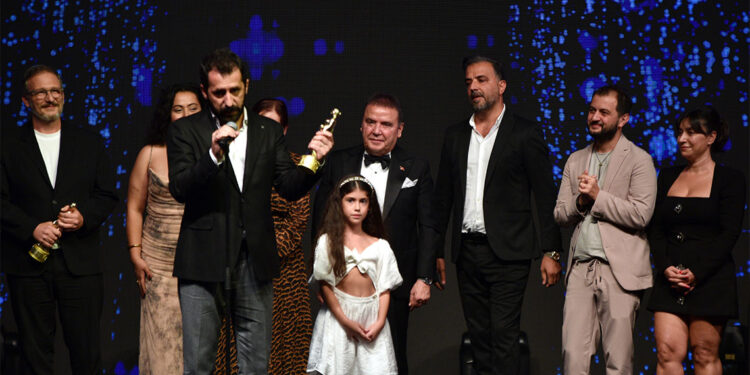 Altın Portakal'da en iyi film "Mukadderat"