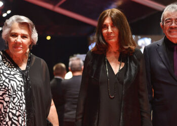 Altın Portakal'ın kırmızı halısında yıldız yağmuru