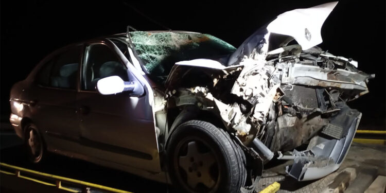 Ayaş'ta kamyon ile çarpışan otomobildeki karı-koca hayatını kaybetti