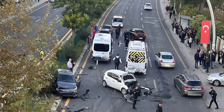 Ankara'da zincirleme kaza; 8 araç birbirine girdi