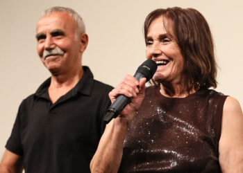 Mukadderat filmi ayakta alkışlandı