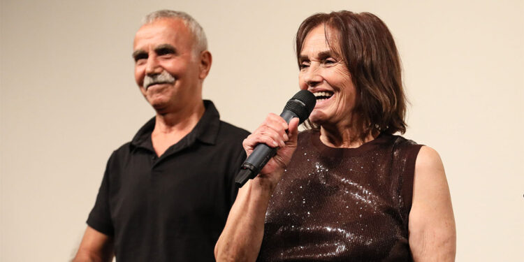 Mukadderat filmi ayakta alkışlandı 