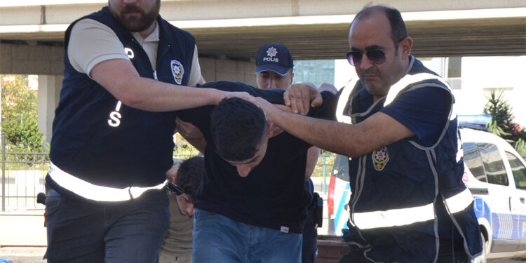 Polis memuruna silahlı saldırının 2 şüphelisi adliyede