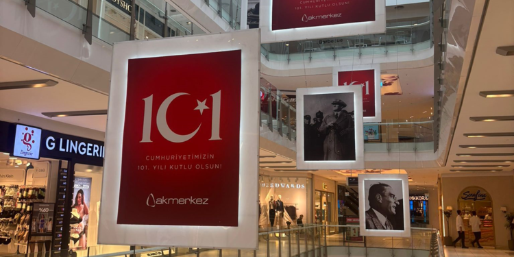 Akmerkez'den, Cumhuriyetin 101'inci yılına özel sergi