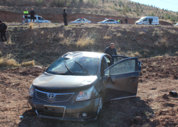 Aksaray'da otomobil şarampole girdi; 5 yaralı