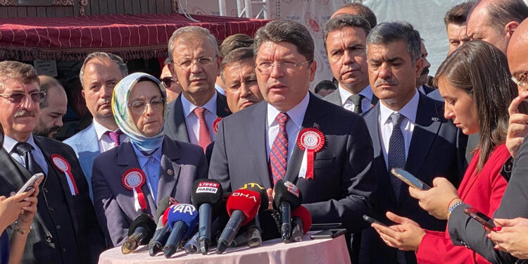 Anayasanın ilk 4 maddesiyle ilgili tartışma söz konusu olamaz