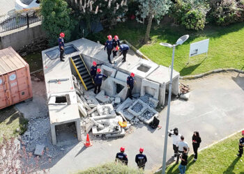 Arnavutköy'de yangın ve deprem tatbikatı yapıldı
