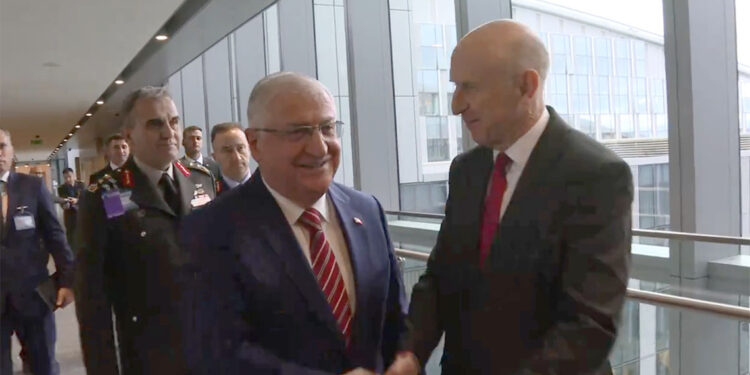 Bakan Güler, John Healey ile görüştü