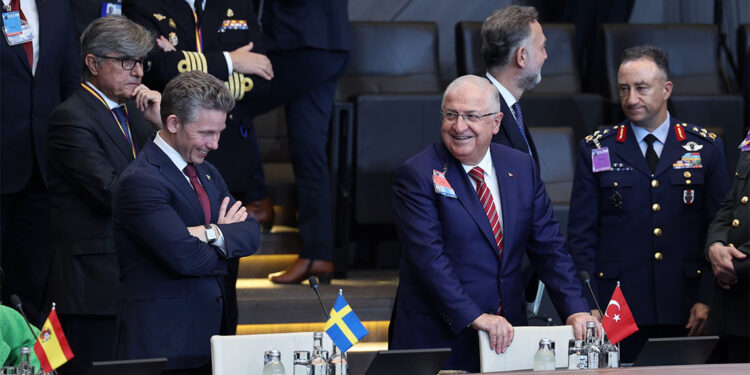 Savunma Bakanları Toplantısı'nın 1'inci gün oturumu yapıldı