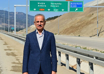 Aydın-Denizli Otoyolu 17 Ekim'de trafiğe açılacak