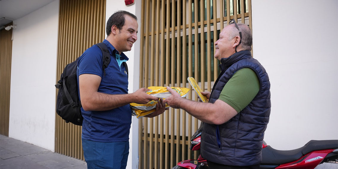 Ulaştırma ve Altyapı Bakanı Abdulkadir Uraloğlu, posta gönderisi sayısının son yıllarda sürekli arttığını belirterek, "Geçen yılın aynı döneminde 598 milyon olan gönderi sayısı, 2024 yılının ilk 6 ayında yüzde 6,9 artarak 639,2 milyon adet olarak gerçekleşti" dedi.