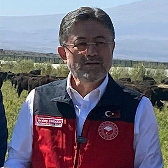 Tarım ve Orman Bakanı İbrahim Yumaklı, "Tüketicimizin uygun maliyetle kırmızı ete ulaşmasını sağlamak ve Türkiye'nin kırmızı et ithalatını bitirmek istiyoruz" dedi.