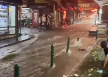 Bursa'da fırtına ve dolu yağışı etkili oldu