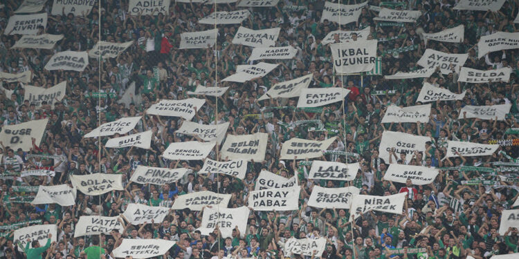 Bursaspor taraftarından kadın cinayetlerine tepki