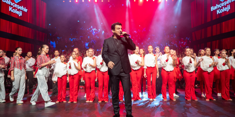 Bahçeşehir Koleji, Cumhuriyet Gençleri Konseri düzenledi