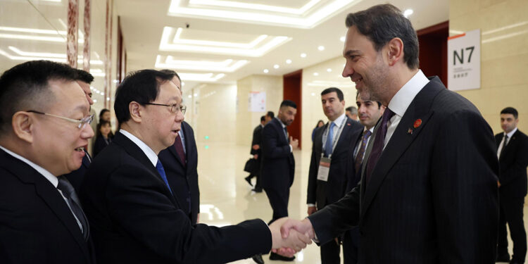 Bakan Bayraktar, Çin Doğal Kaynaklar Bakanı ile bir araya geldi