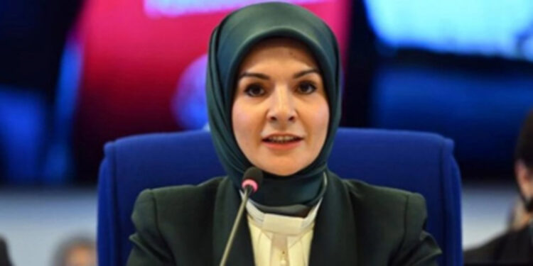 Bakan Göktaş'tan devlet himayesindeki kız çocuklarına mektup