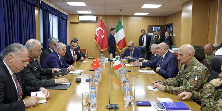 Bakan Güler, İtalya Savunma Bakanı Crosetto ile görüştü