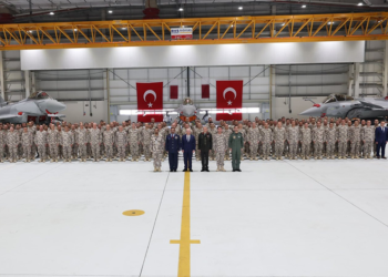Bakan Güler, Katar Türk Hava Unsur Komutanlığı’nı ziyaret etti