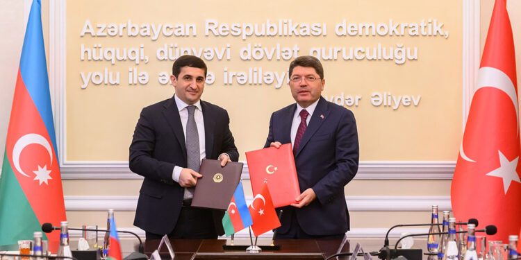 Bakan Tunç, Adalet Bakanı Ahmedov ile bir araya geldi