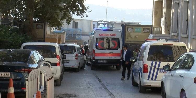 Beşiktaş'ta üniversite bahçesindeki inşatta yangın: 2 işçi hastaneye kaldırıldı