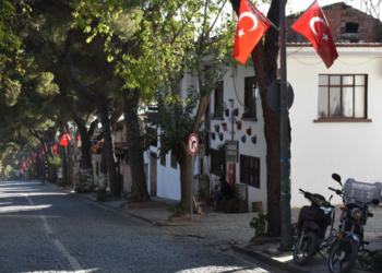 Birgi'nin mimari dokusu asırlardır korunuyor