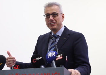 Bütüncül sağlık hizmeti mevzuatı üzerinde çalışıyoruz