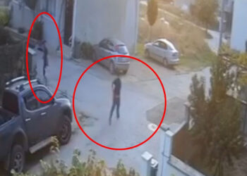 Çocukların oyun oynadığı sokakta tabancayla havaya ateş açtı
