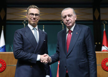 Lübnan halkının ve hükümetinin yanında olmamız gerekiyor
