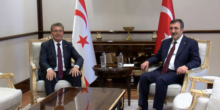 Cevdet Yılmaz KKTC Başbakanı Üstel ile bir araya geldi