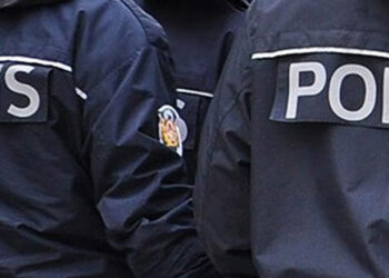 'Çıplak arama' davasında 2 polise 5'er ay hapis