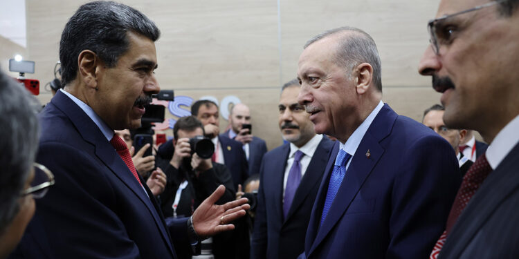 Cumhurbaşkanı Erdoğan, Venezuela Devlet Başkanı ile görüştü