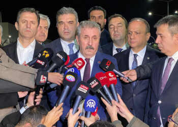 Türkiye'nin savunma sanayisine yapılan terörü lanetliyorum