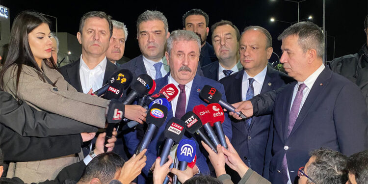 Türkiye'nin savunma sanayisine yapılan terörü lanetliyorum