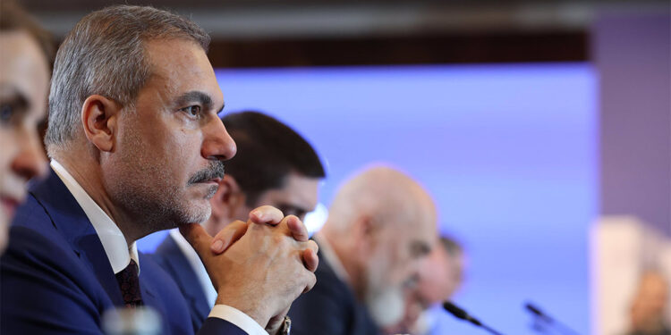 Nükleer silahların savaşa dahil edilme riskinin göz ardı edilemez